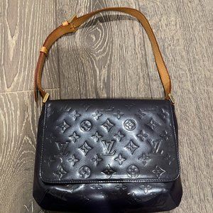 LOUIS VUITTON Vernis Thompson Street Bag
